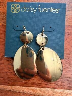 New Daisy Fuentes Gold Tone Hook Dangle Earrings